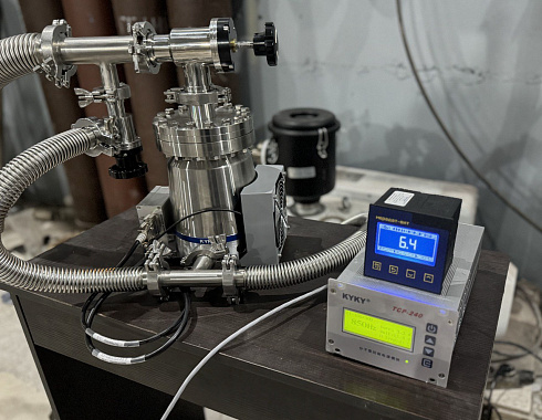 Фото Комплект высоковакуумного насоса Leaklab 100/300 для откачки резервуаров при контроле герметичности. Течеискатели и вакуумные насосы. Датчики.